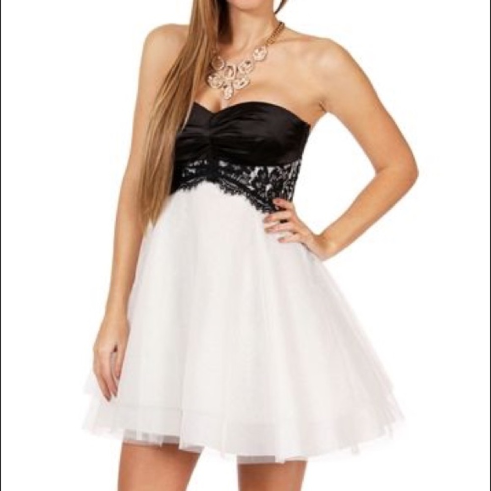 Beautiful Short Black Lace White Dress